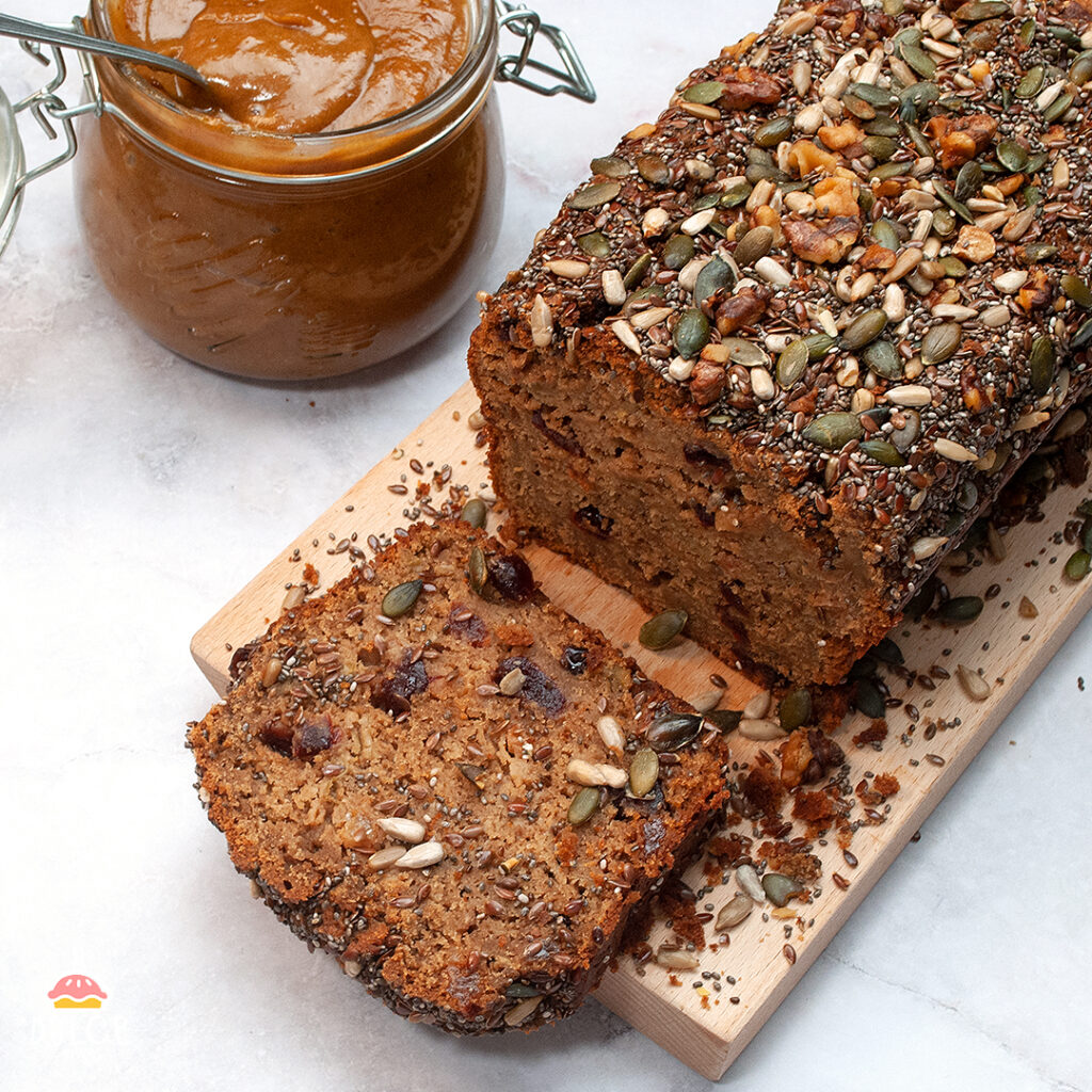 Chec cu mere și caramel vegan