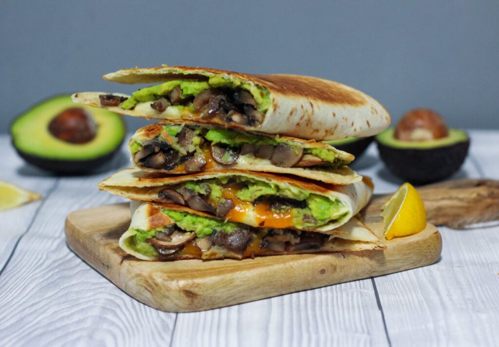 Quesadilla cu ciuperci si branza Cheddar