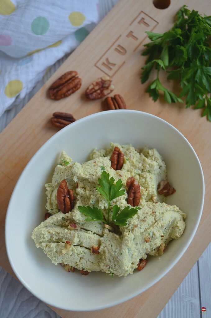 Pastă de tofu și avocado