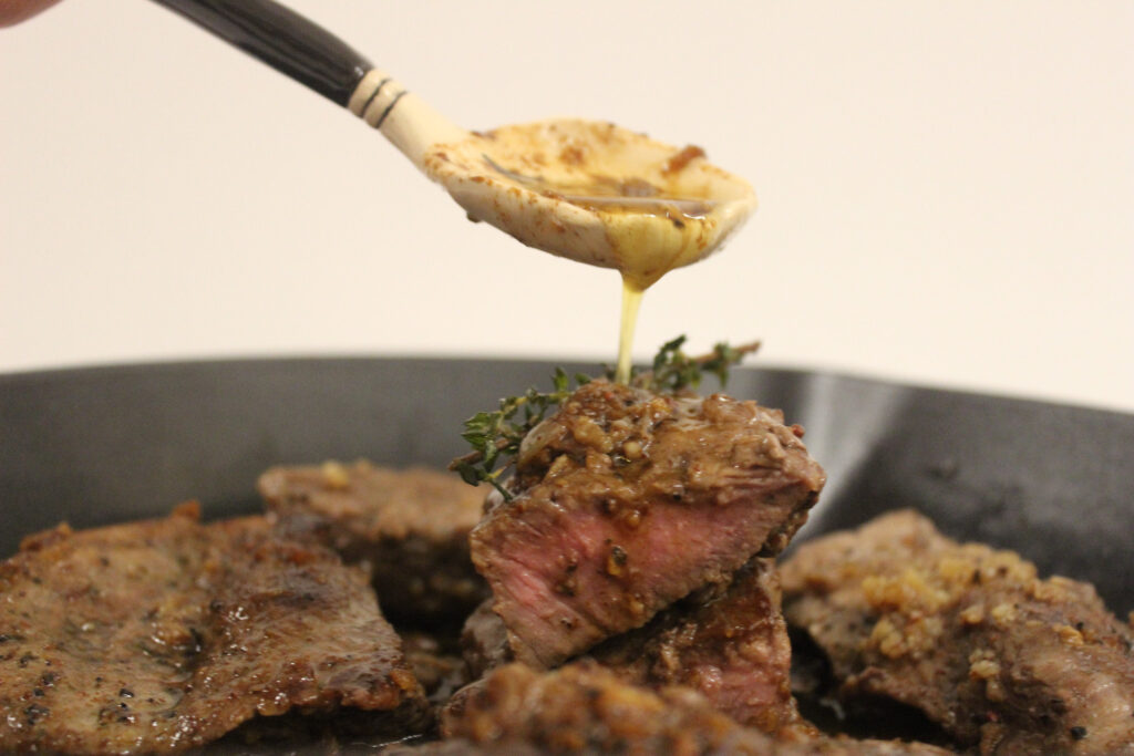 Friptură de vită cu unt rumenit