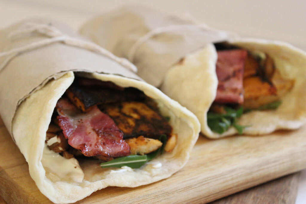 Lipii cu piept de pui, cartof dulce și bacon