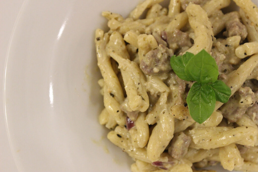 Paste rustice cu vita si pesto