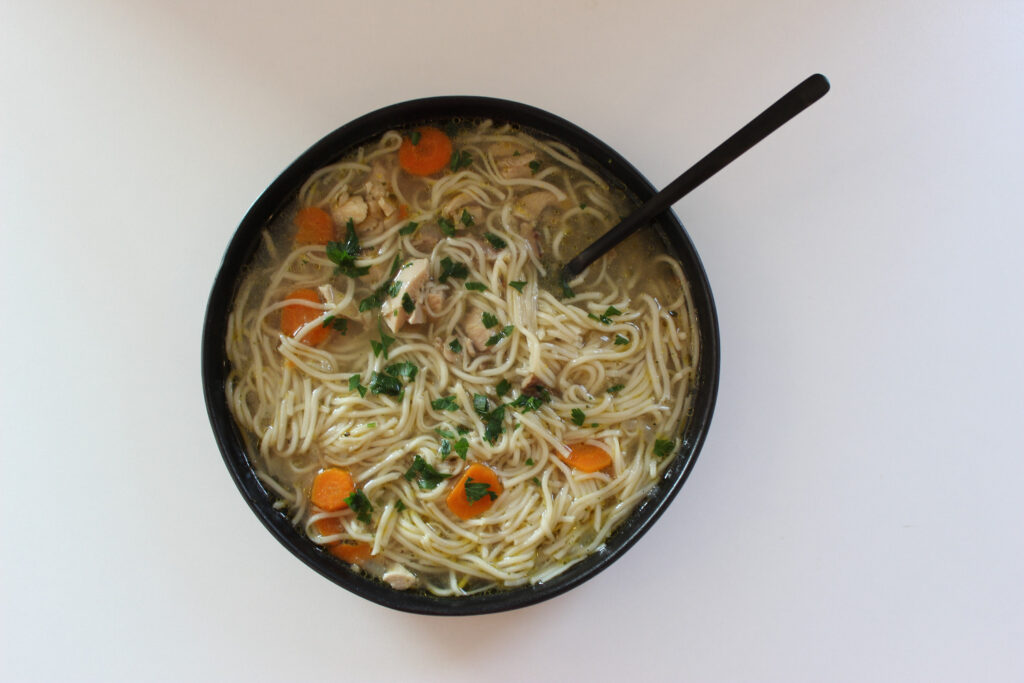 Supă de pui cu noodles