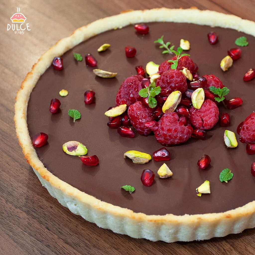 Tartă cu ciocolată și dulceață de zmeură