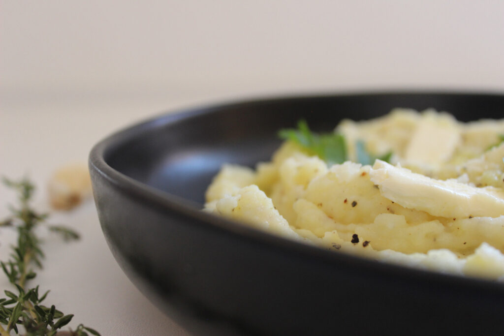 Piure de cartofi cremos cu unt rumenit