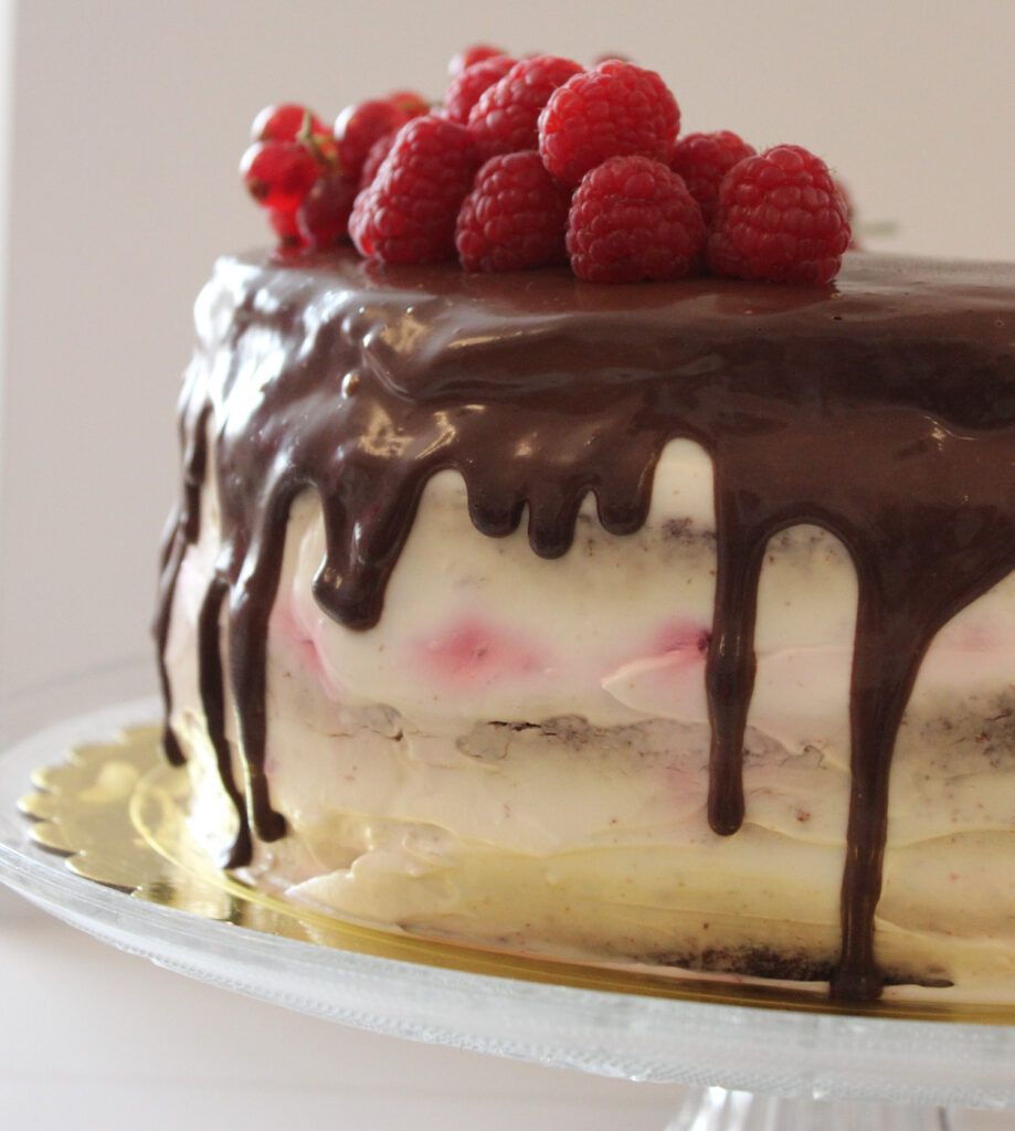 Tort Red Velvet cu zmeura