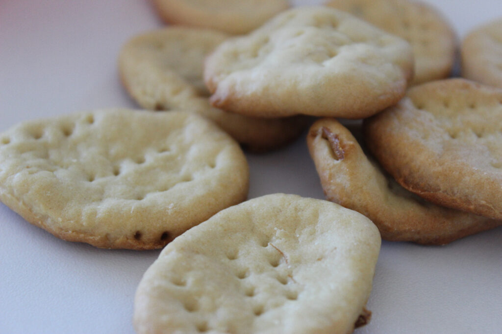 Biscuiti fragezi cu para