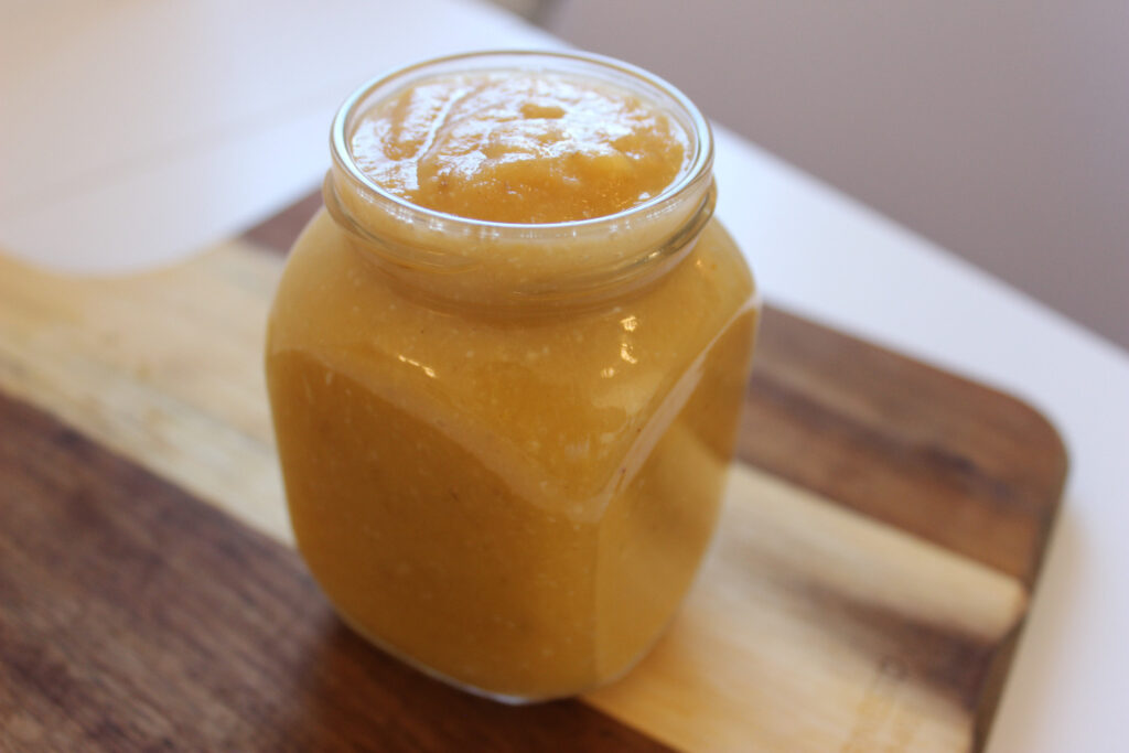 Piure din mango, mar, para si fulgi de ovaz