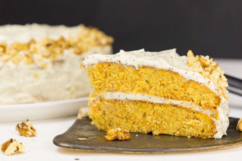 Carrot cake cu cremă Earl Grey