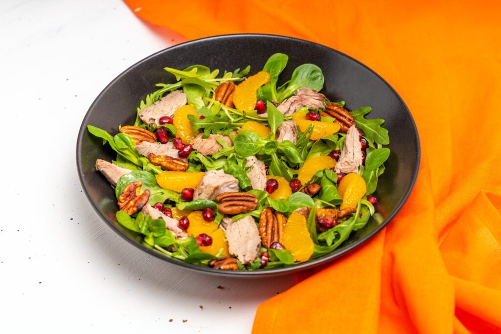 Salată cu piept de rață și mandarine