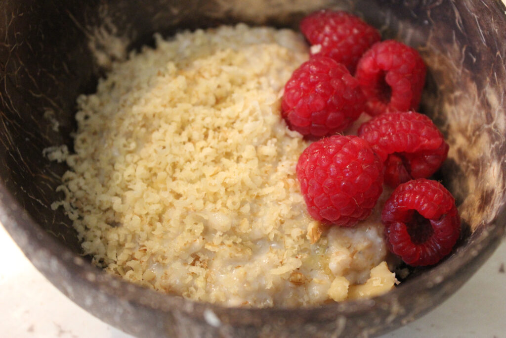 Terci de ovaz cu nuci si zmeura