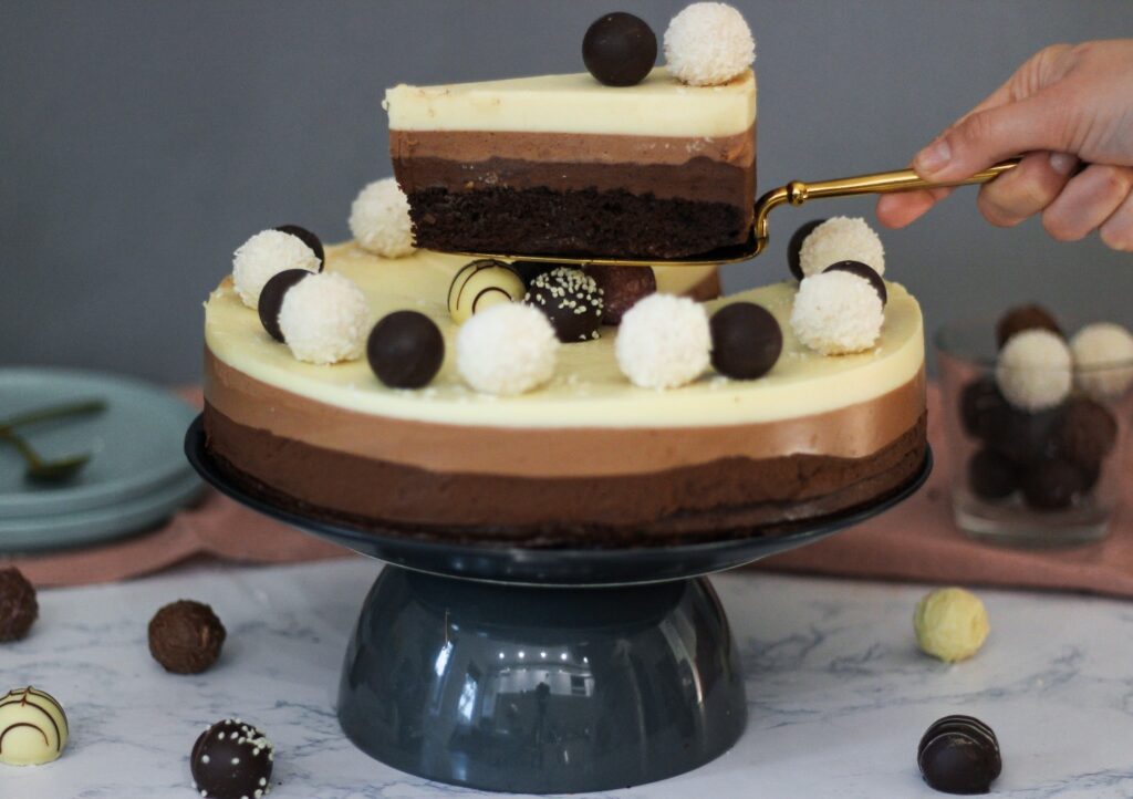 Tort trio de ciocolata
