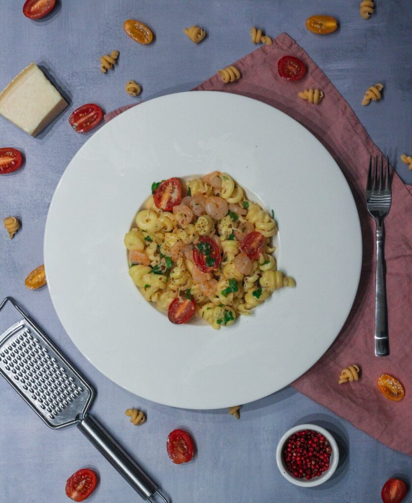 Paste cu creveti si rosii cherry