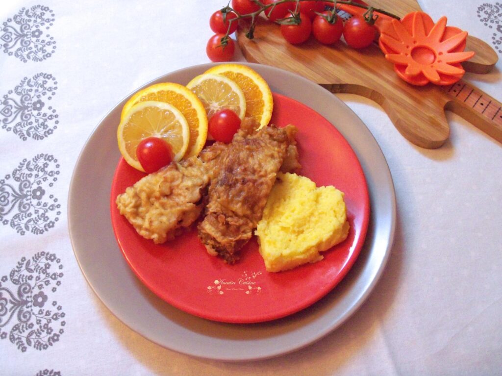 Filé de crap în aluat de bere, cu mămăligă