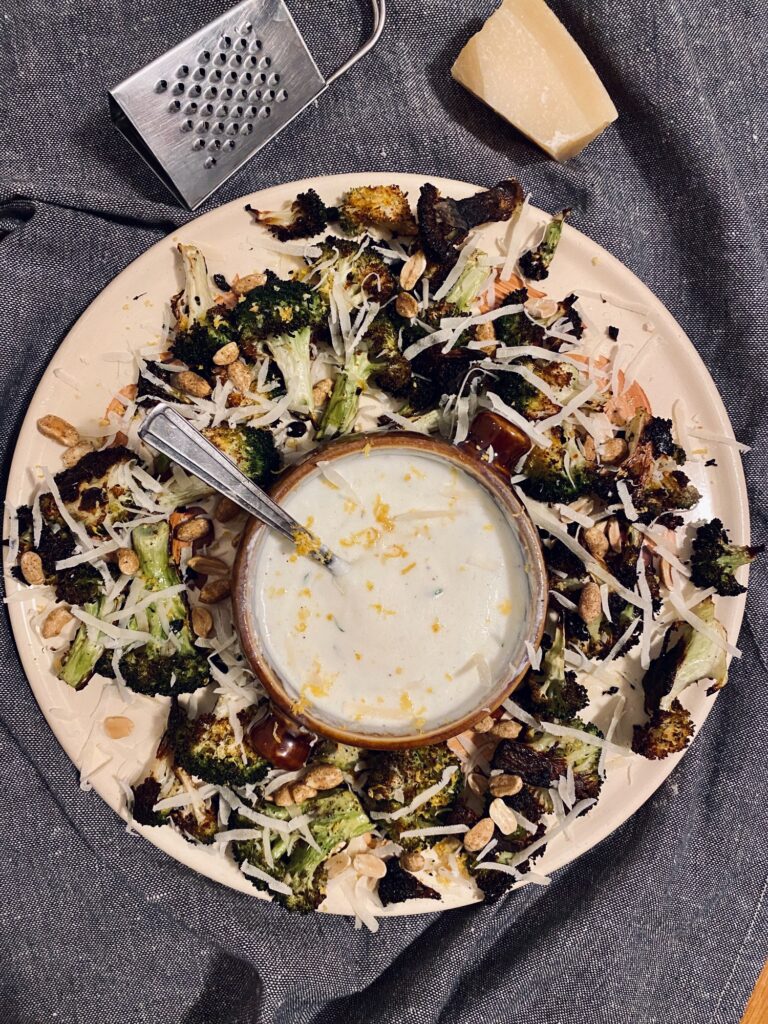 Brocoli La Cuptor Cu Parmezan, Usturoi Si Lamaie