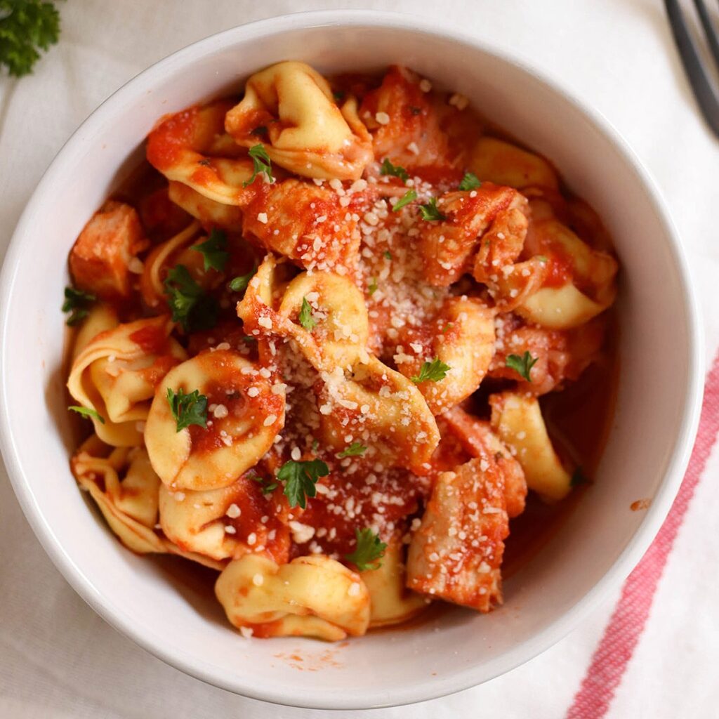 Tortellini cu sos picant