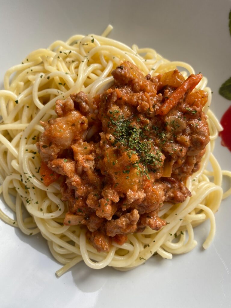 Paste cu legume și carne tocată