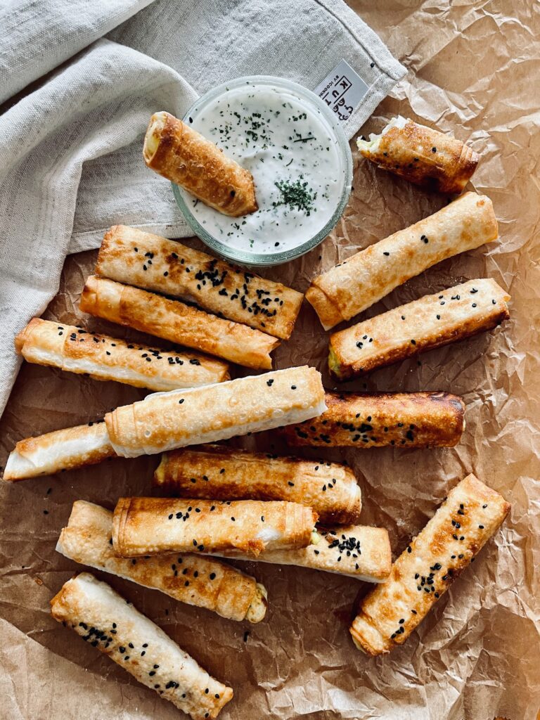 „Tigarete” Turcesti Cu Branza