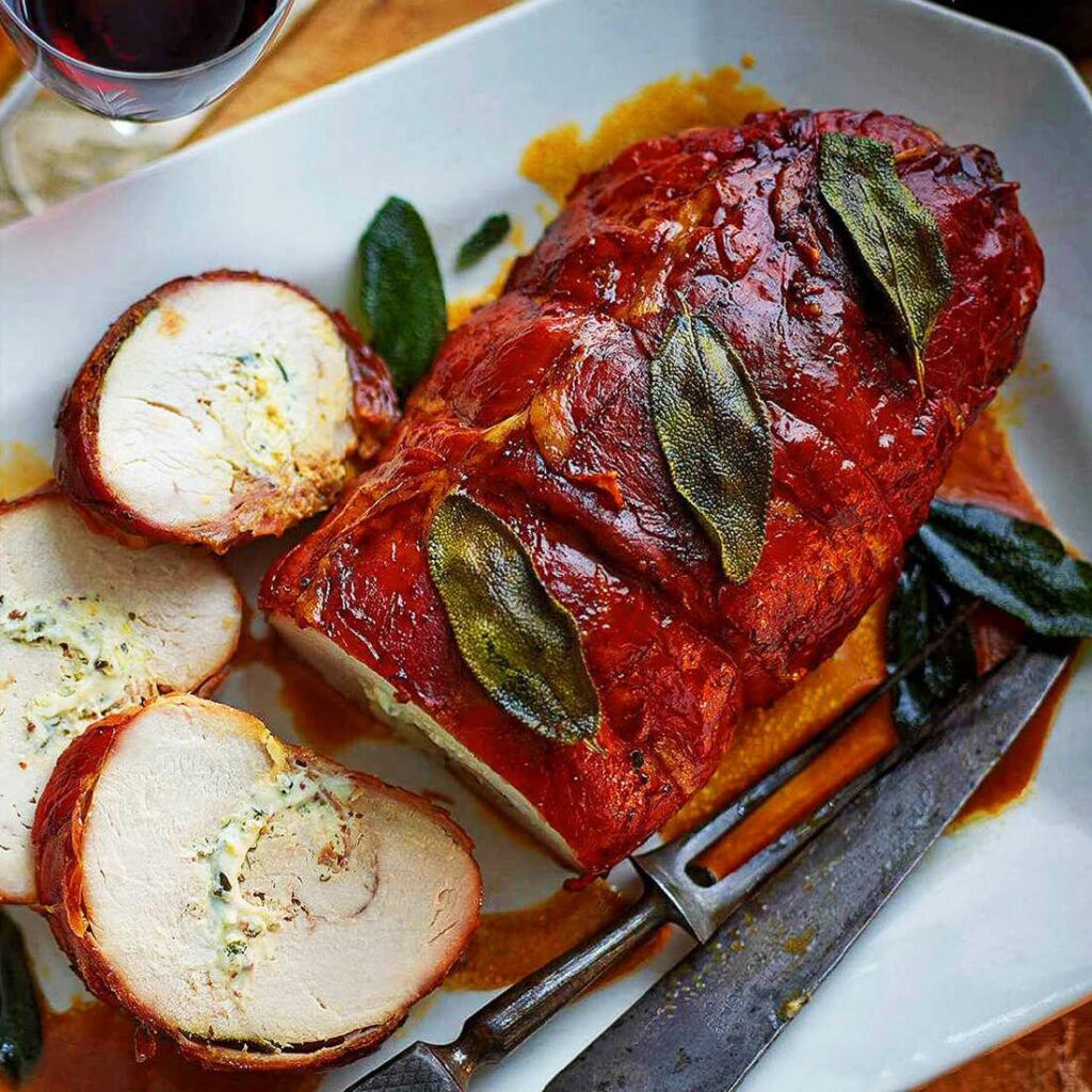 Ruladă de curcan cu brânză și usturoi