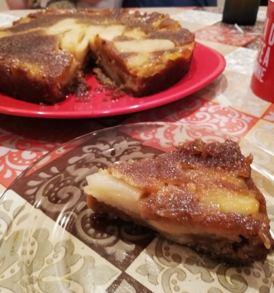 Tort de mere întors