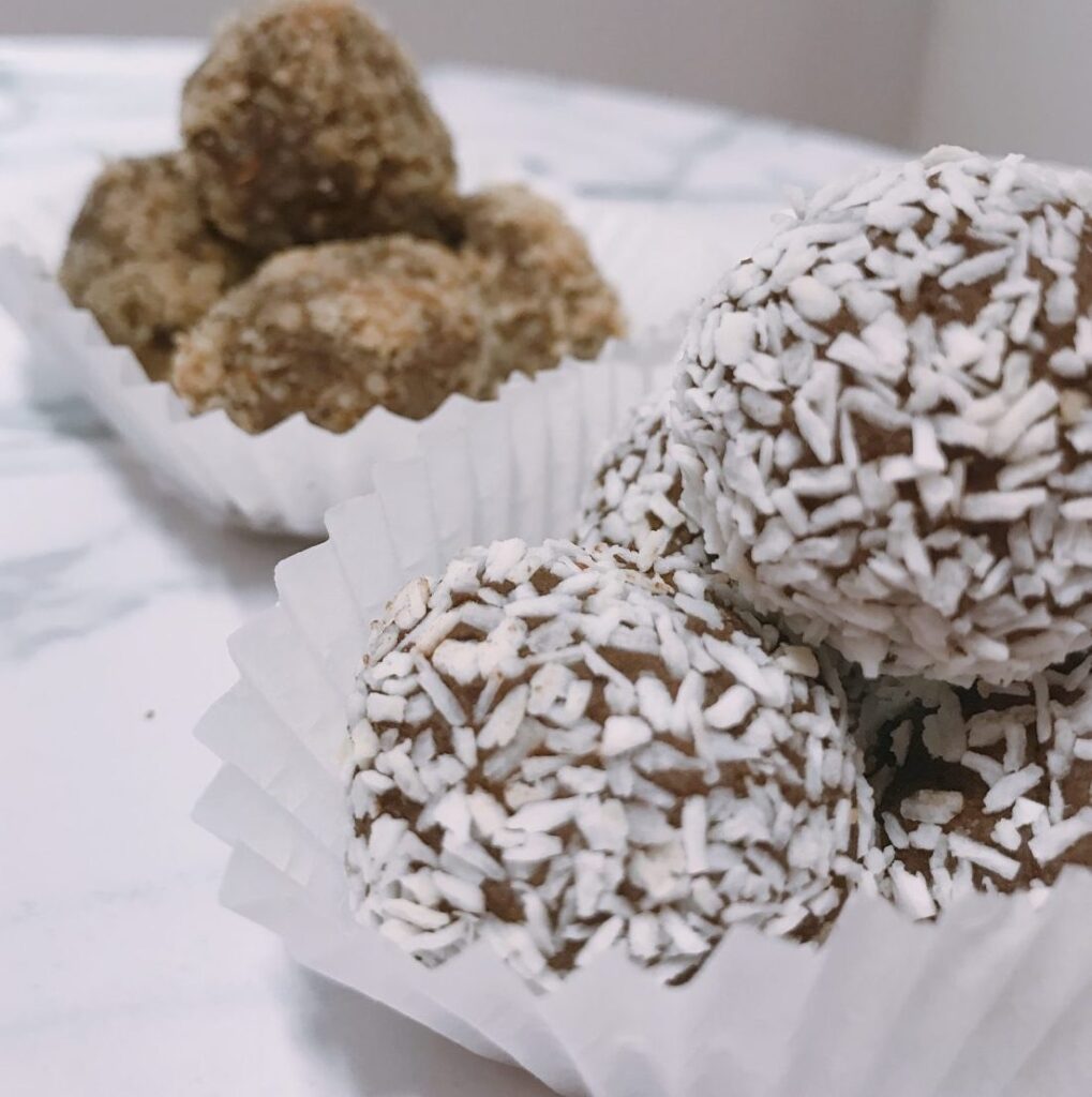 Bomboane proteice raw-vegane