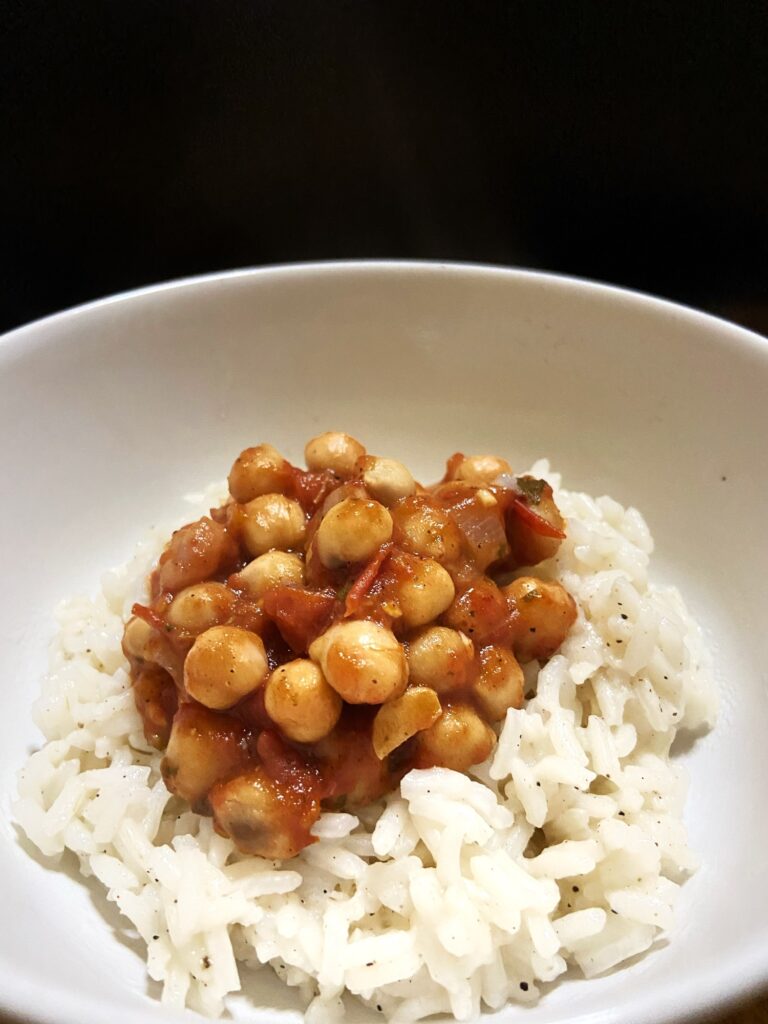 Naut in sos de rosii cu orez