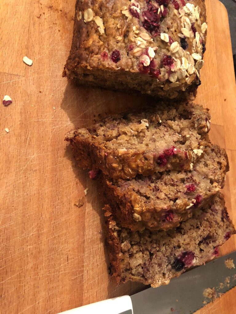 Berries banana bread (paine de banana cu fructe de padure)