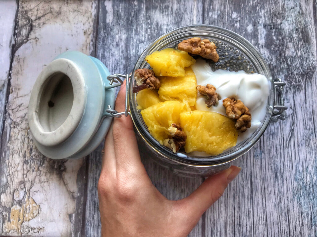 Budinca de chia cu ananas
