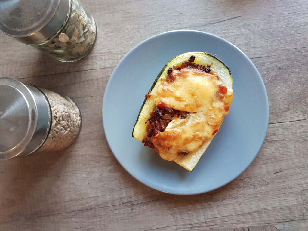 Dovlecel umplut cu legume si cascaval