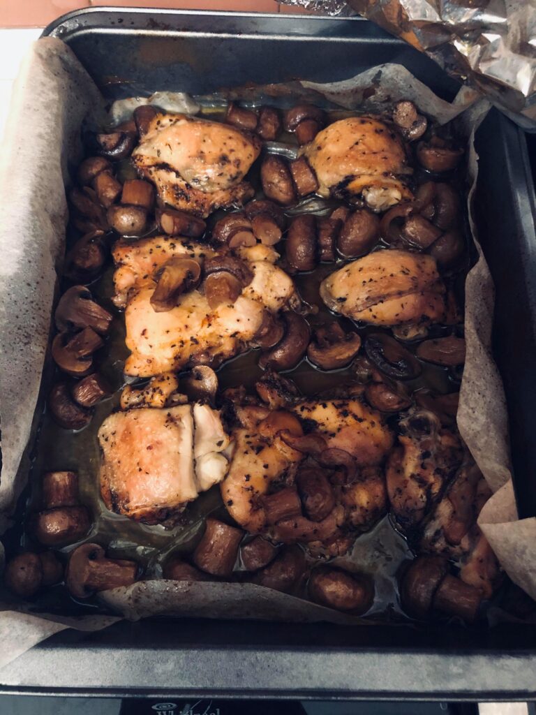 Pui cu ciuperci la cuptor