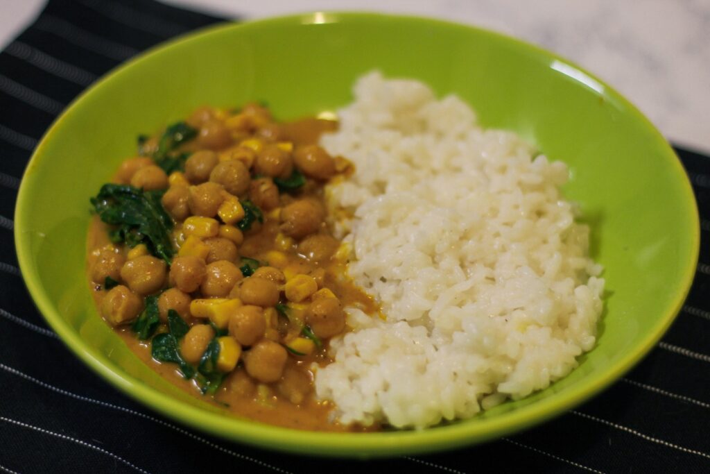 Curry cu năut și orez