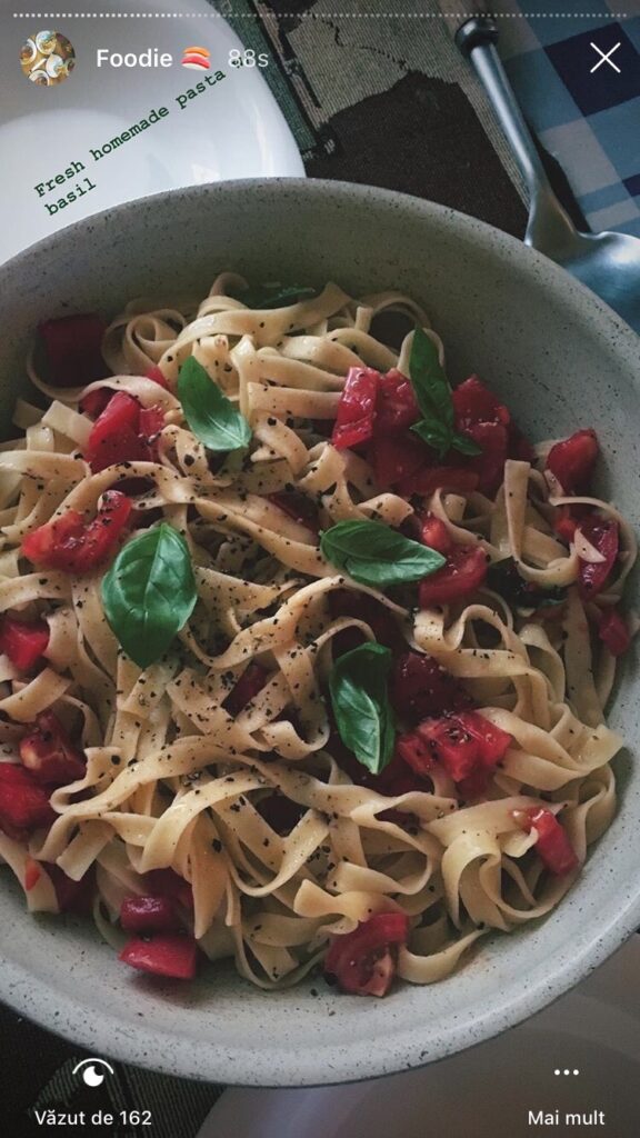 Paste de vara cu roșii și busuioc