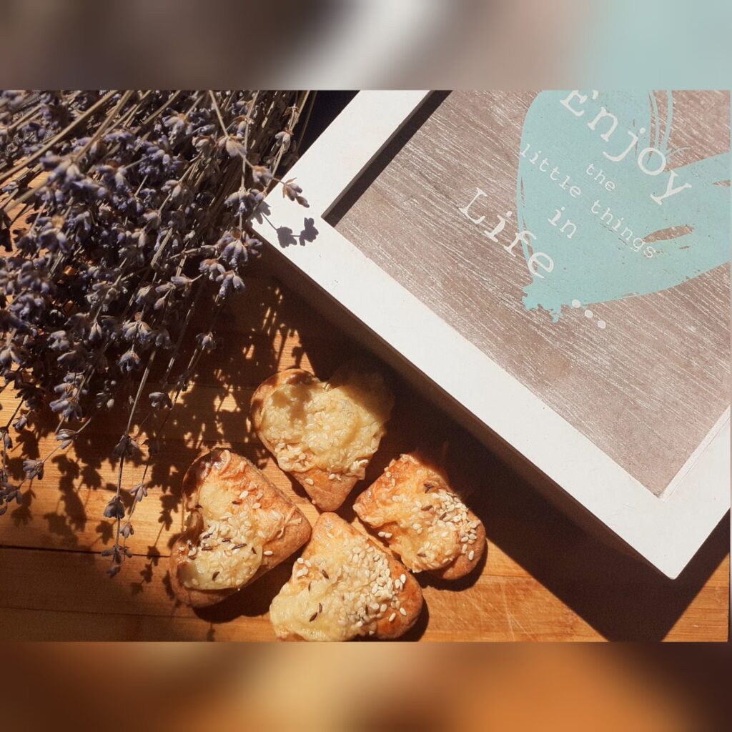 Saratele din faina integrala