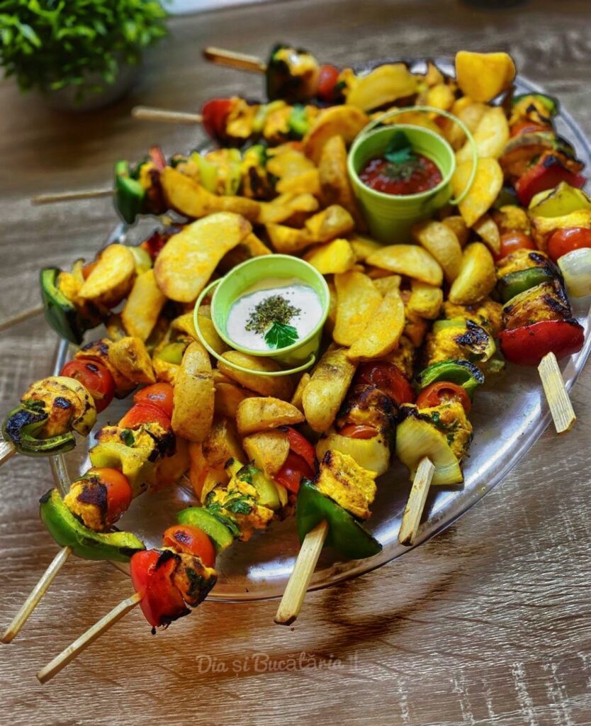 Frigărui de pui cu legume