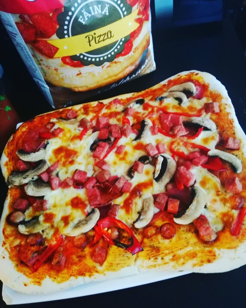 Pizza cu ce vrei tu